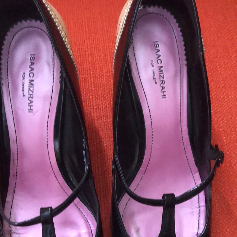 Isaac Mizrahi ivory, black t-strap spectator pumps Amelia size 10